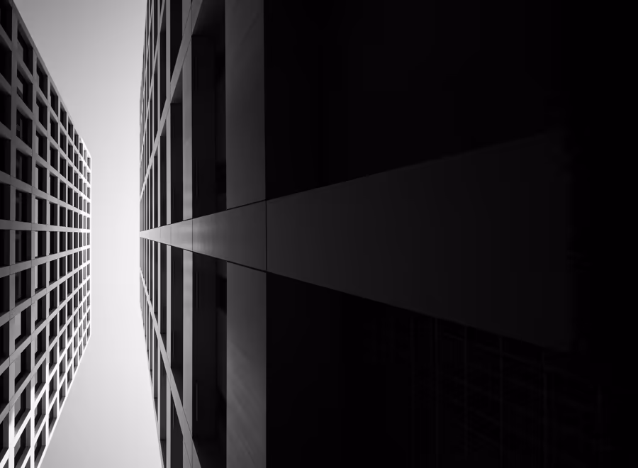 narrow alley